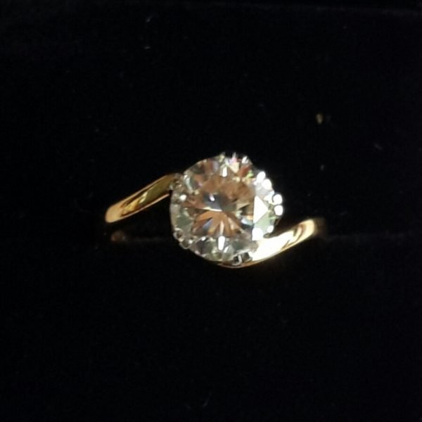 Designer Twisted Shank Solitaire Moissanite Diamond Ring